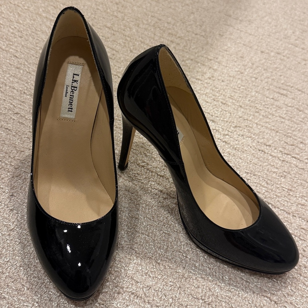 LK Bennett Sledge black glossy pumps